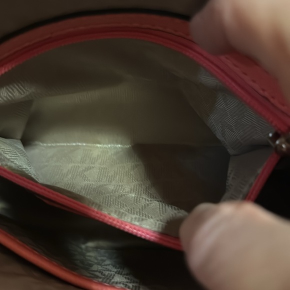 Michael Kors shoulder strap, cross body bag. Small Pink and silver hardware - Picture 4 of 8